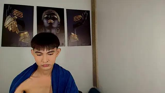 XloverXsiantwink from StripChat is Freechat