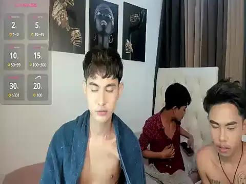 XloverXsiantwink from StripChat is Freechat