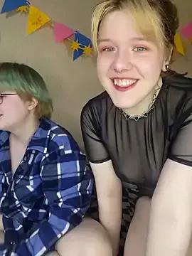 xrixsyx_and_ricky from StripChat is Freechat
