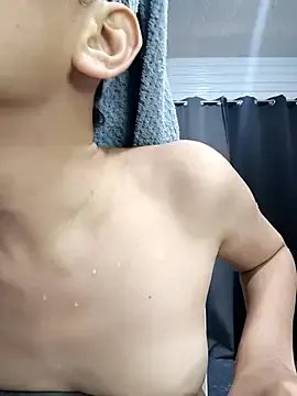 Freechat xwildflowerx on StripChat