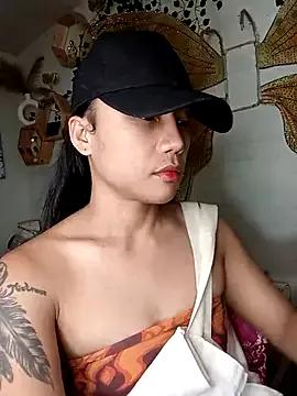 YourNikkieXxx from StripChat is Freechat