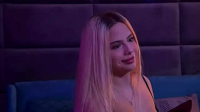 Private YssabelFox on StripChat