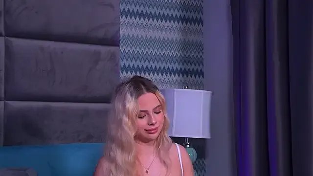 Private YssabelFox on StripChat