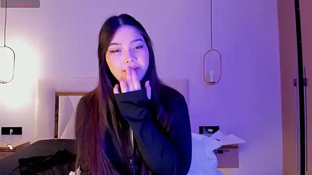 yummmymommy from StripChat is Freechat