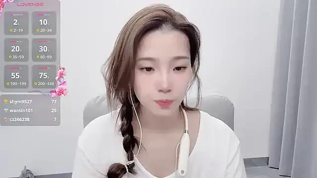 yuyu_77 on StripChat 