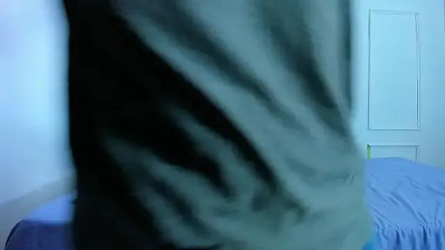 zara_n_kaii from StripChat is Freechat