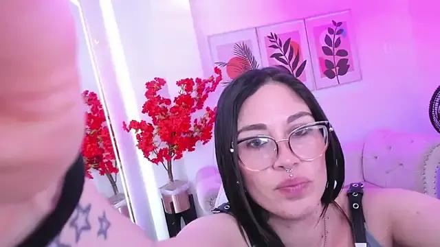 Zara_stone from StripChat is Freechat