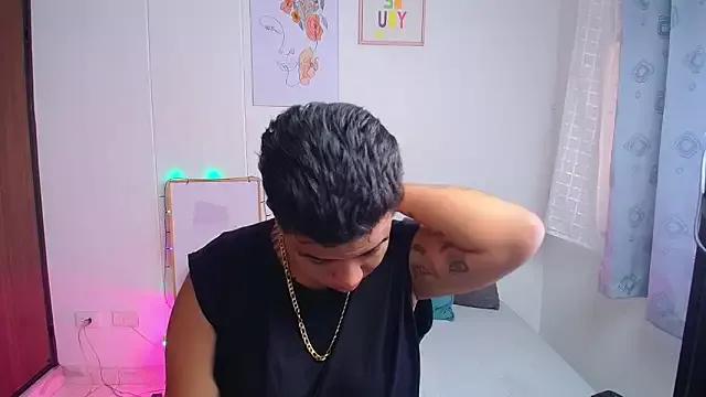 Zeus1_ from StripChat is Freechat