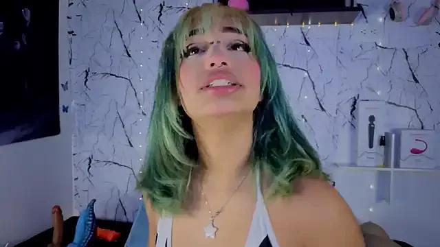 zoelight18 from StripChat is Freechat