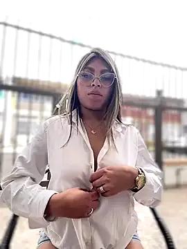 ZoeMiller_Pink from StripChat is Freechat