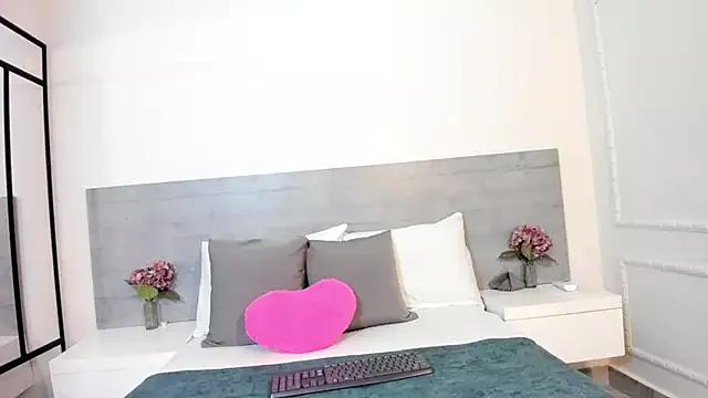 ZuriJackson from StripChat is Freechat
